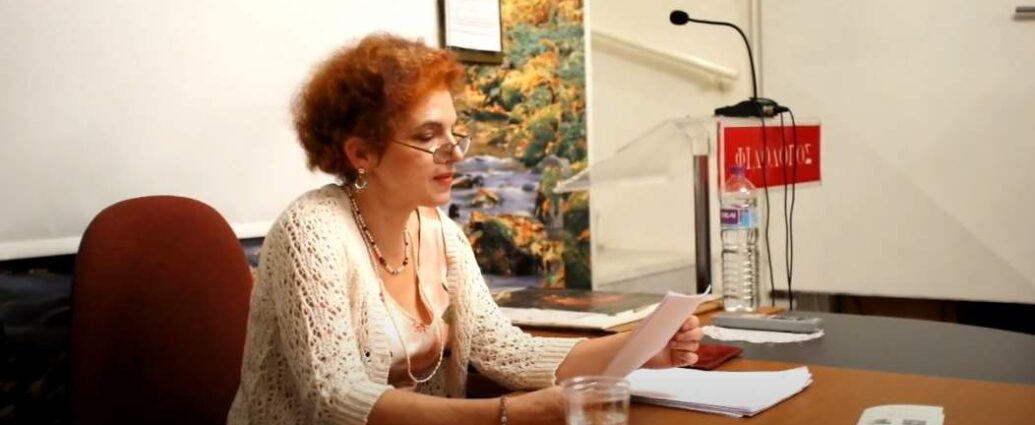 Η εξαγνιστική δύναμη της ποίησης, γράφει η Αλεξάνδρα Μπακονίκα